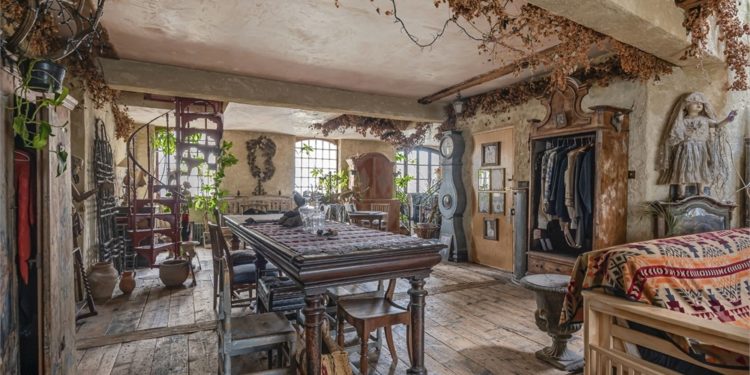 The Brothers Quay – England Flat for Sale!