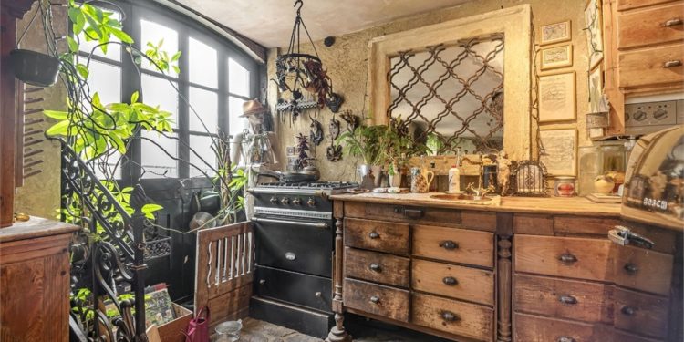 The Brothers Quay – England Flat for Sale!