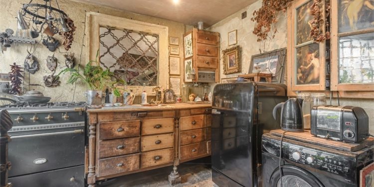 The Brothers Quay – England Flat for Sale!