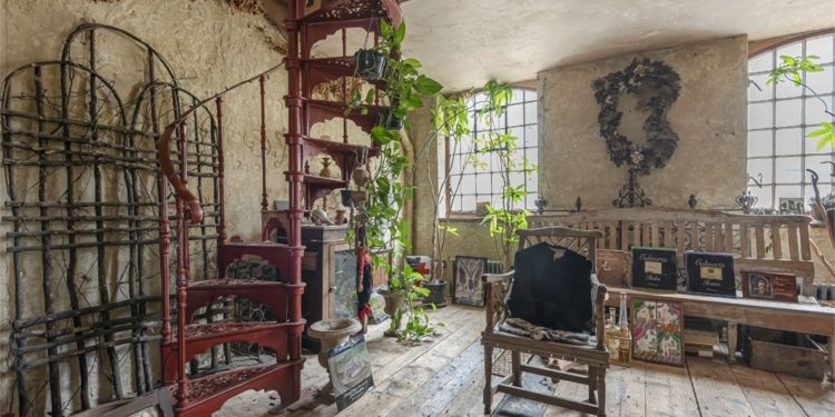 The Brothers Quay – England Flat for Sale!